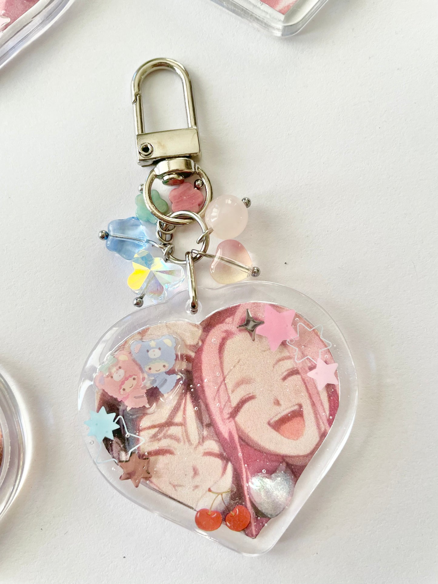 alien stage keychains