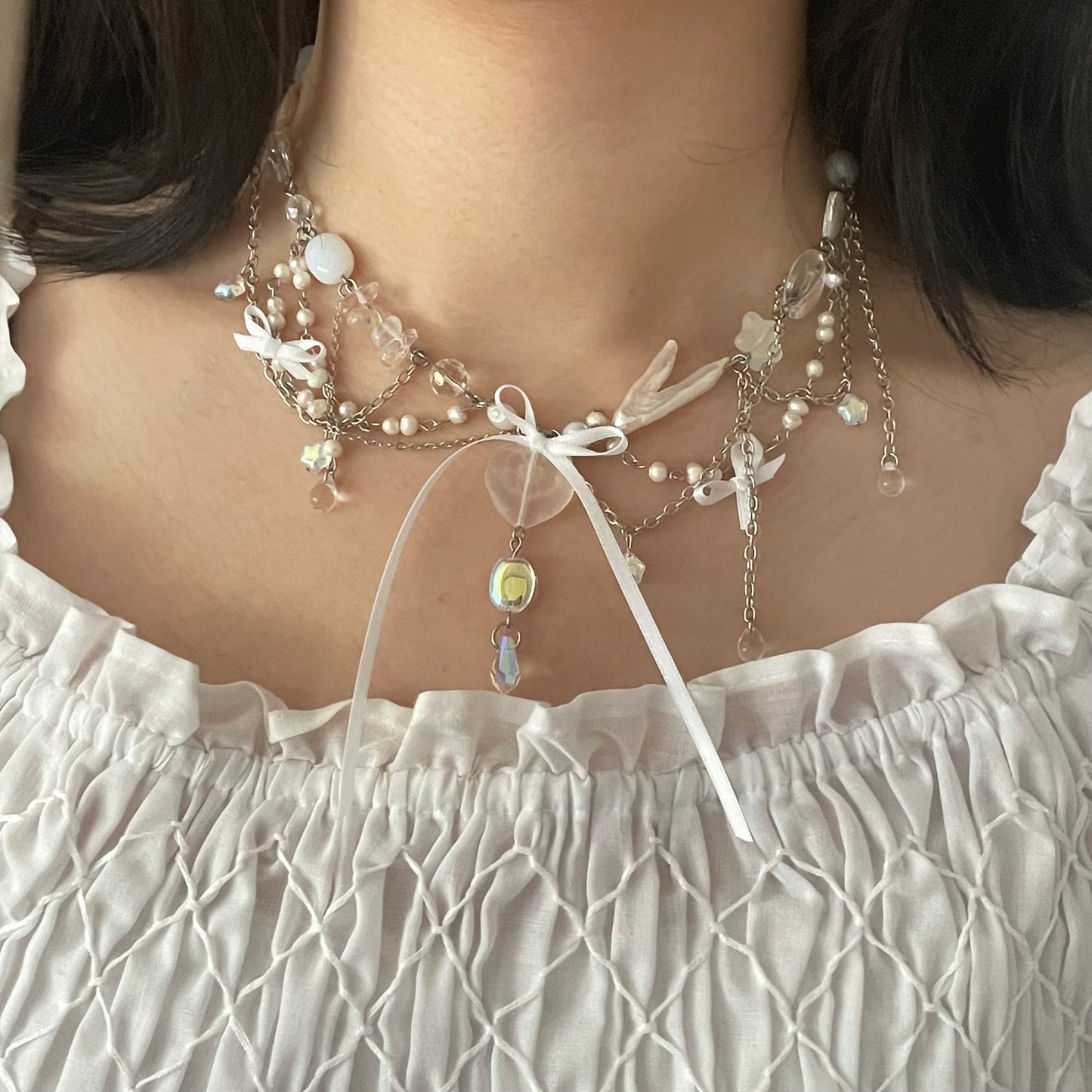 white queen necklace