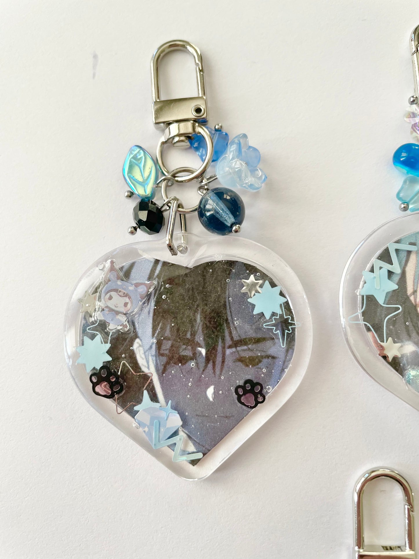 alien stage keychains