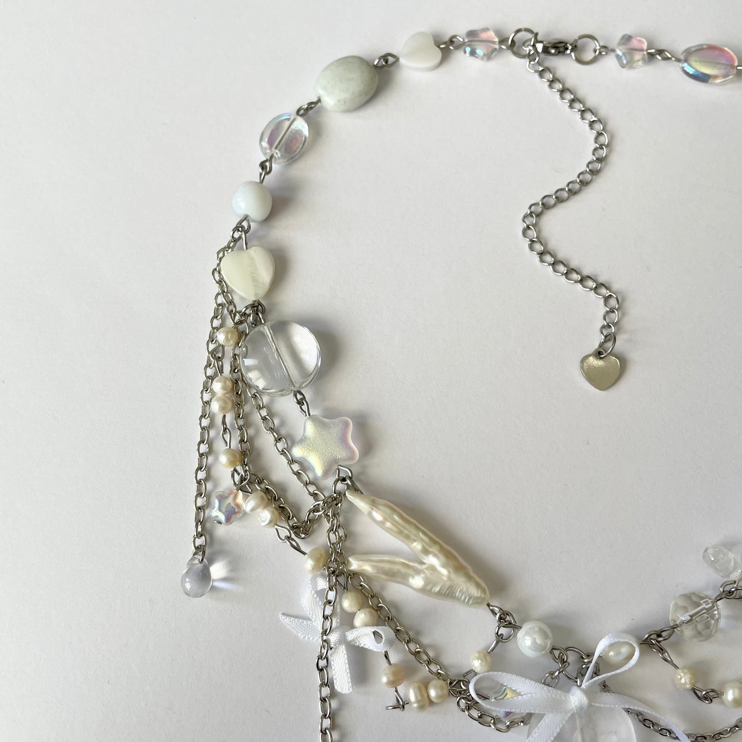 white queen necklace