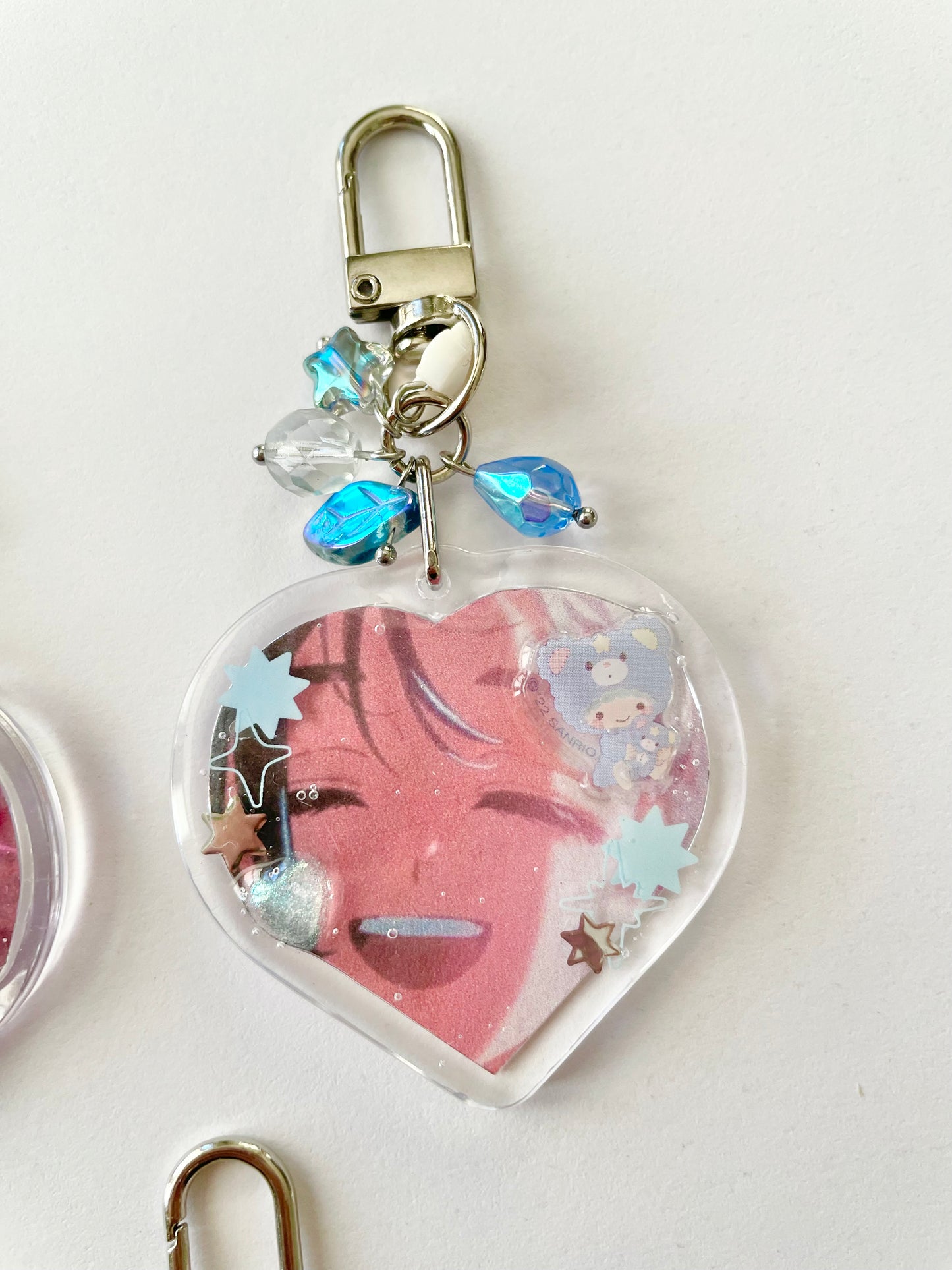 alien stage keychains