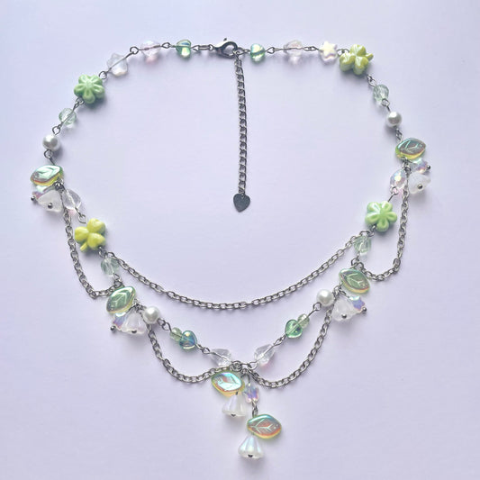 clover lily necklace