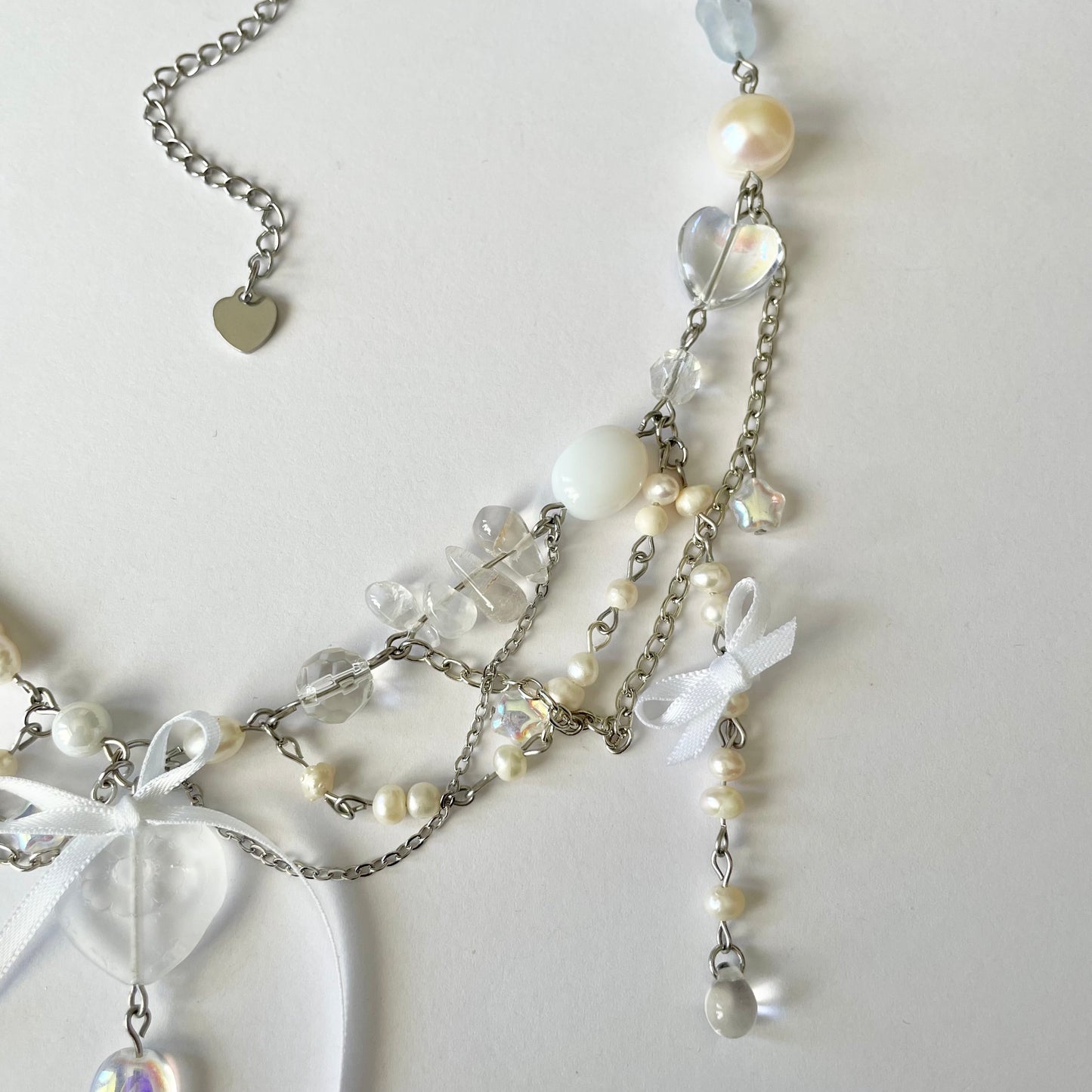 white queen necklace