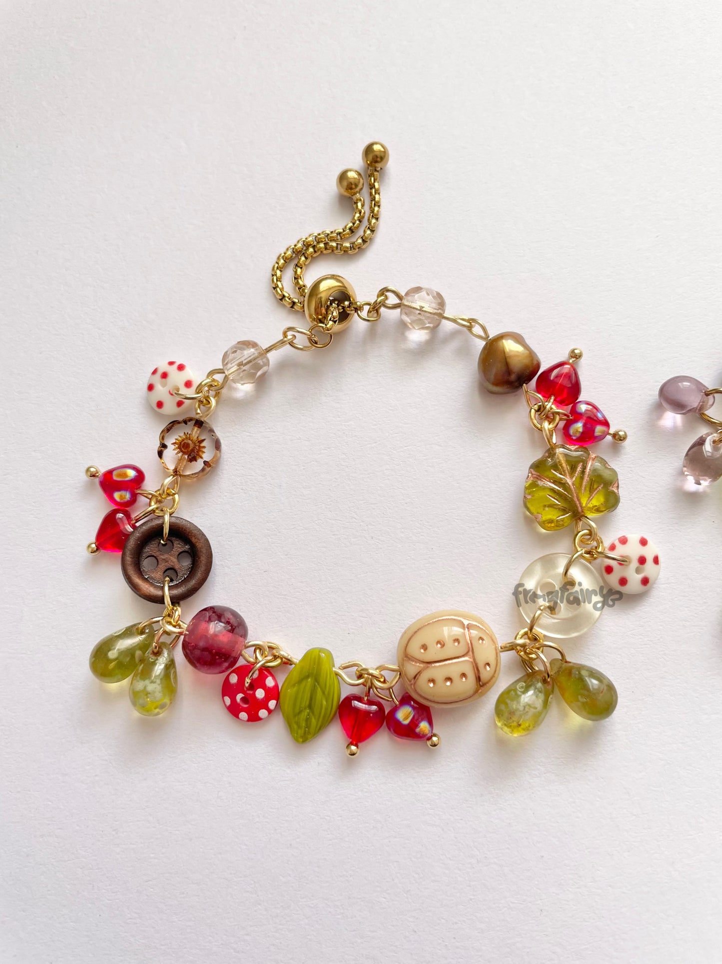 assorted brackets (gold)